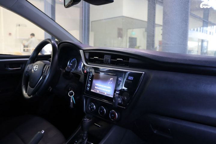 טויוטה קורולה