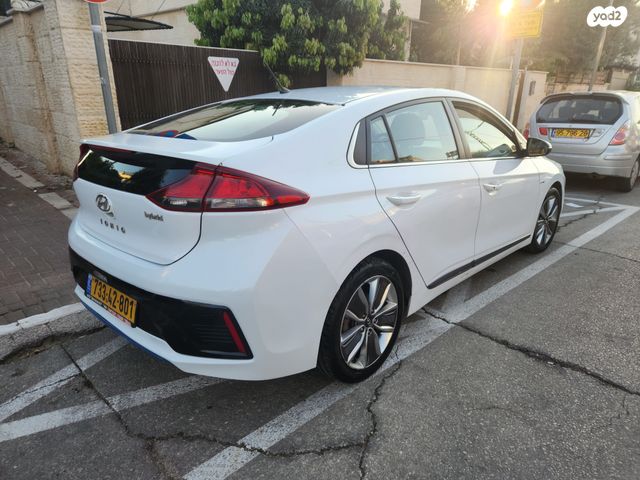 יונדאי איוניק