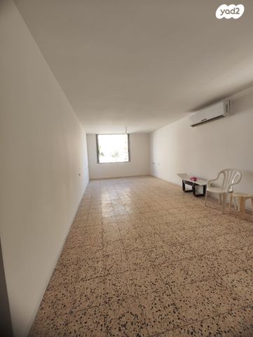 דירה, שדרות ח"ן 15, מרכז העיר דרום, נתניה