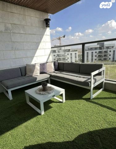 דירה, גרטי וקרל קורי 7, פסגות אפק, ראש העין