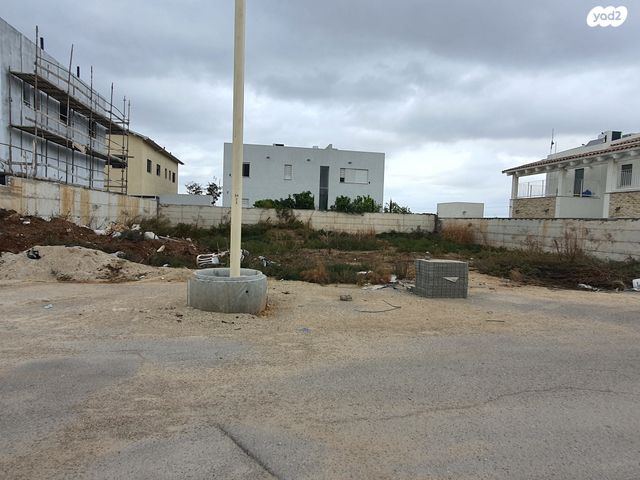 מגרשים, הזית 162, מרכז שפירא, מרכז שפירא