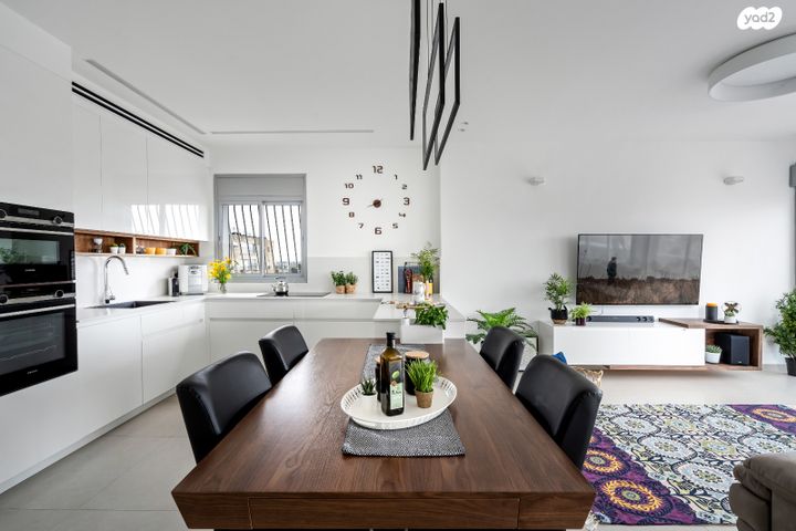 גג/ פנטהאוז, הזמיר 10, המרכז, קרית אונו