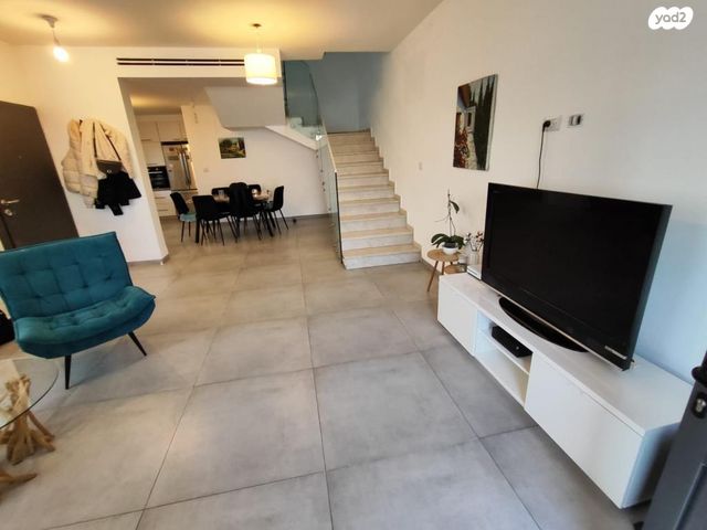 דו משפחתי, יהלום 5, רובע 10 חן, קצרין