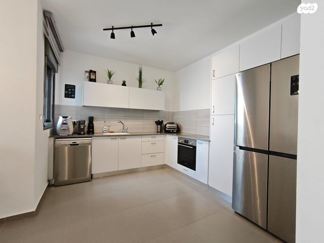 דירה, נעמי שמר 6, גלי ים, קרית ים