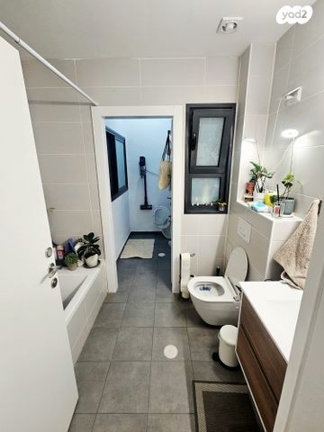 דירה, נעמי שמר 32, נאות אפק, אפקה, קרית ביאליק