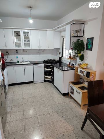 דירה, המעיין 11, כצנלסון, ראשון לציון