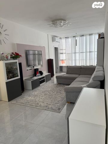 דירה, כצנלסון 84, לב העיר, בת ים