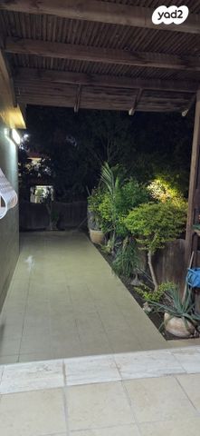 דירת גן, עין מור 1, המעיינות, שחמון, רובע 8, אילת