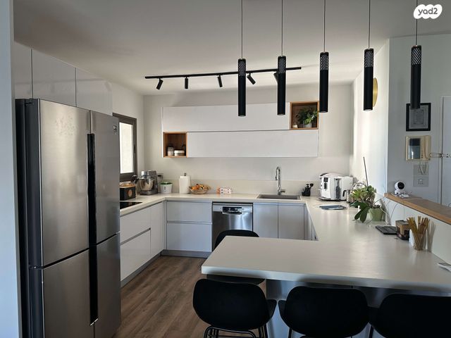 דירה, האימהות 9, סביוני נצר סירני, נס ציונה