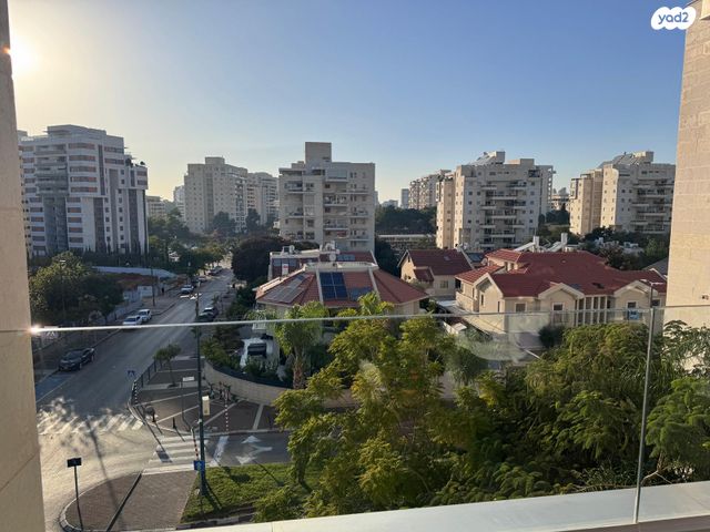 דירה, הזמיר 2, המרכז, קרית אונו