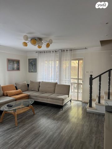 דו משפחתי, הנגב 74, רובע ד', אריאל