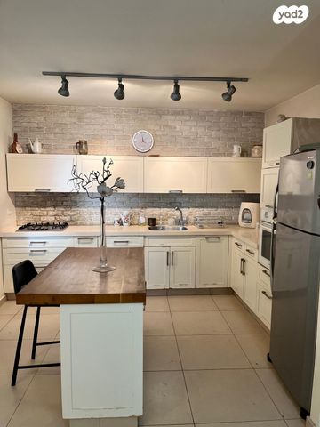 דירה, סירקין 27, פועלי הרכבת, גבעתיים