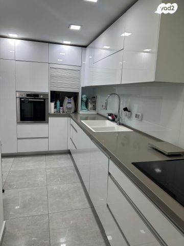 דירה, גבעת התחמושת 14, קרית שרת מערב, חולון