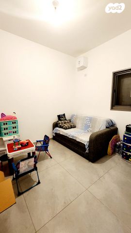 דירת גן, שוהם 29, אבני חן, חריש