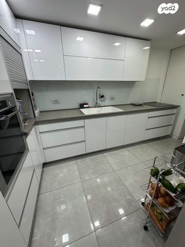 דירה, גבעת התחמושת 14, קרית שרת מערב, חולון