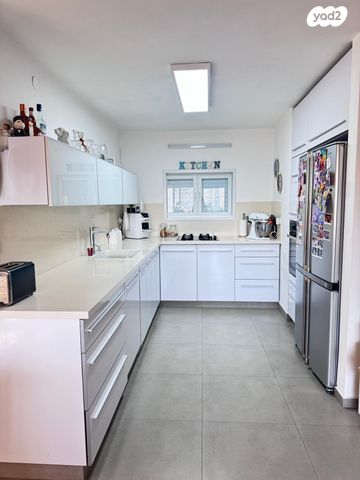 דירה, הזמיר 2, המרכז, קרית אונו