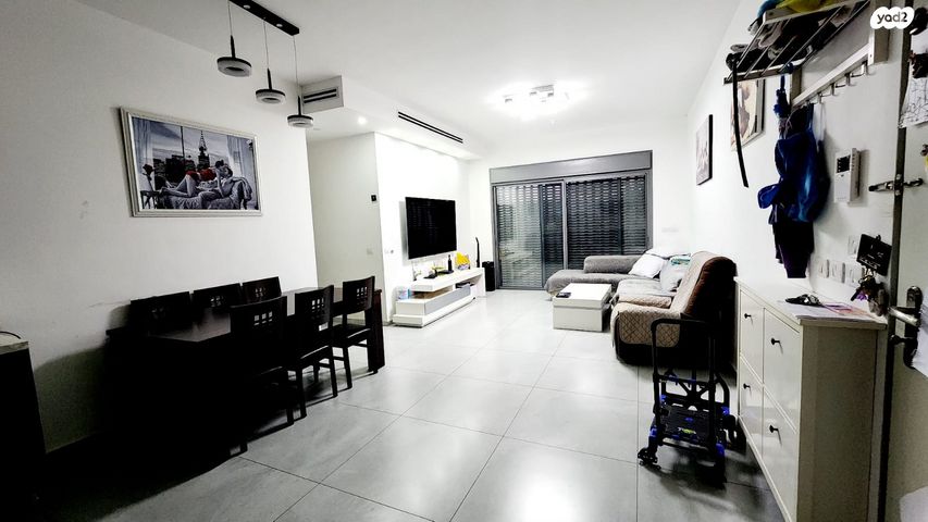 דירת גן, שוהם 29, אבני חן, חריש