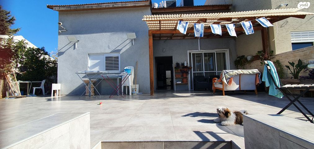 אבו חצירא 11