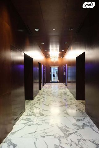 ניסים אלוני 19