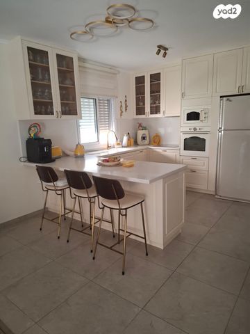 דירה, החרוב 7, שאר העיר, טירת כרמל