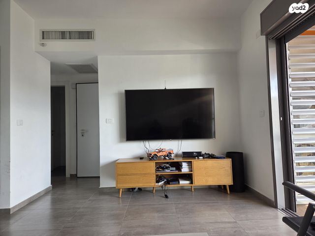 שדרות ירושלים 50