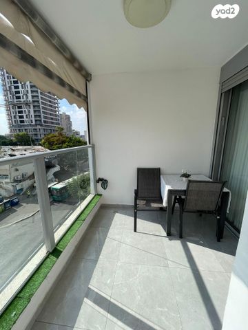 דירה, גבעת התחמושת 14, קרית שרת מערב, חולון