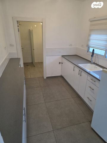 דירה, עולי הגרדום 92, שיכון ב, כפר יונה