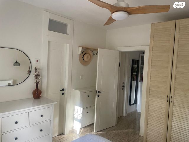 דירה, מרדכי אלקחי 65, ארמון הנציב, תלפיות מזרח, ירושלים