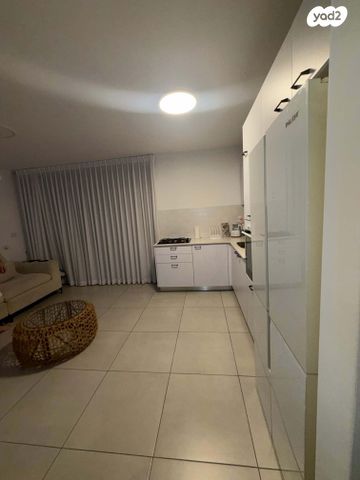 דירה, אנילביץ' 11, לב העיר, בת ים