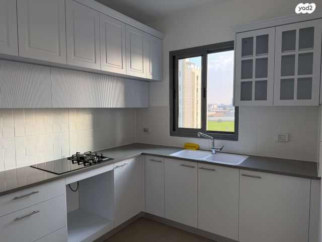 דירה, לאה גולדברג 1, תלמי מנשה, באר יעקב