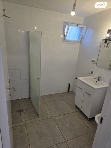 דירה, עולי הגרדום 92, שיכון ב, כפר יונה