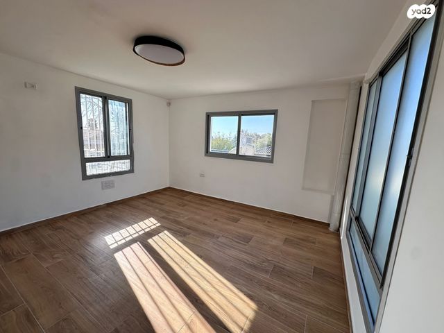 יחידת דיור, הגלים 1, מגדים, מגדים