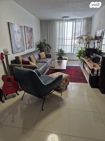 דירה, אחד העם 8, רסקו א', חולון