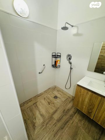 דירת גן, העלייה 2, צור שלום, קרית ביאליק