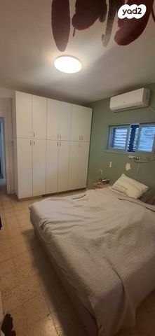 דירה, רות 16, חרוזים, רמת גן