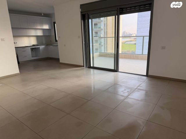 דירה, לאה גולדברג 1, תלמי מנשה, באר יעקב