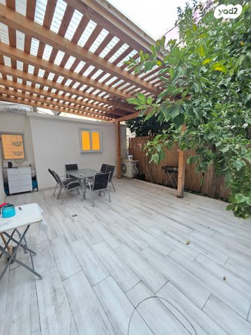 דירת גן, הדקל 16, בני עי''ש, בני עי"ש