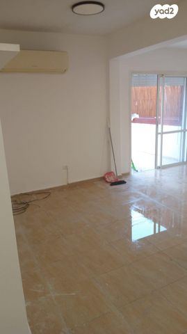 דירת גן, הגפן 12, רסקו ב', חולון