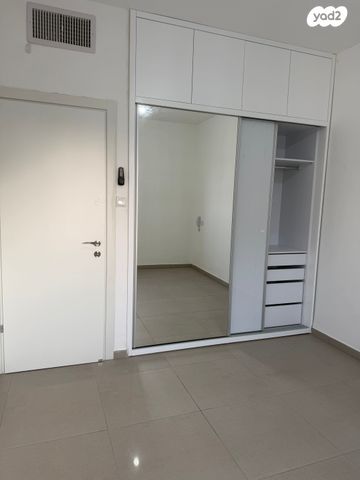 דירה, לאה גולדברג 1, תלמי מנשה, באר יעקב