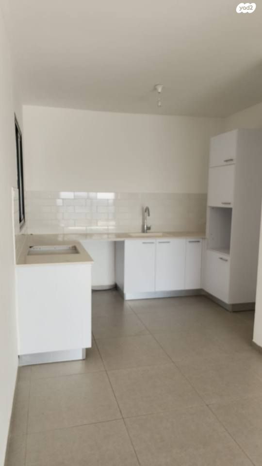 דירה, לוטם 15, הפרחים, חריש