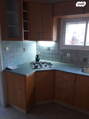 דירה, נחמיה 18, נווה שאנן, חיפה