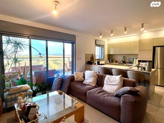 דירה, חרמון 16, נאות שז"ר, יבנה