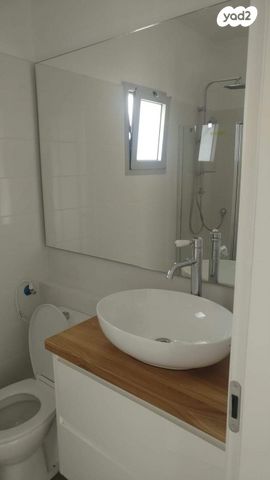 דירה, שדרות בר אילן 24, דרום מערב ותיק, בת ים