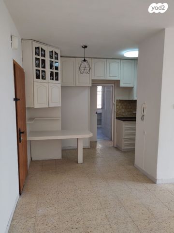 דירה, הרב מיימון 11, רסקו א', חולון