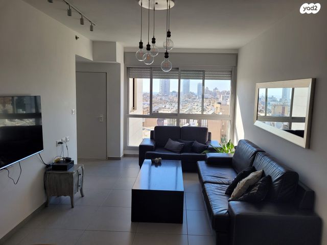 דירה, שדרות בר אילן 24, דרום מערב ותיק, בת ים