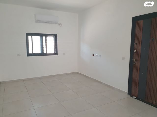 יחידת דיור, 200 1, משואה, משואה