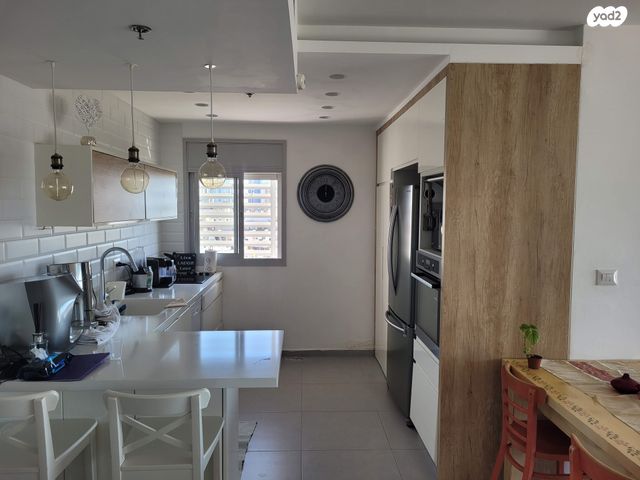 דירה, שדרות בר אילן 24, דרום מערב ותיק, בת ים