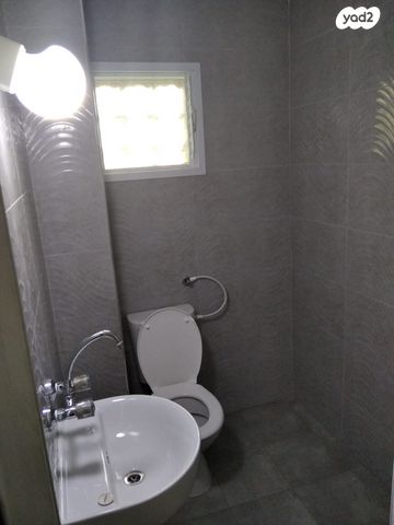 דירה, מנדלי מוכר ספרים 10, בן גוריון, אשקלון