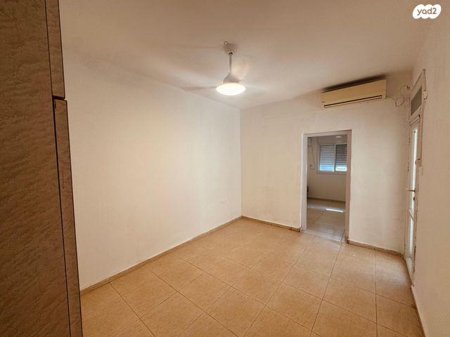 דירת גן, העלייה 2, צור שלום, קרית ביאליק