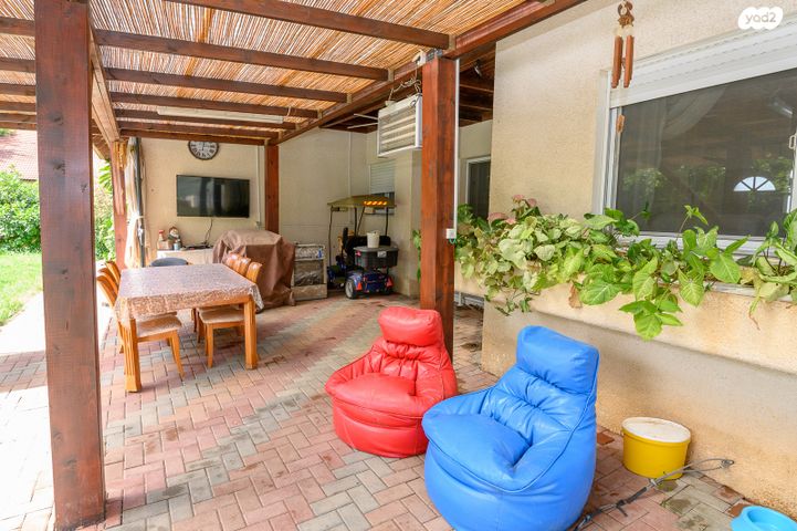 דירת גן, האגם 1, יסוד המעלה, יסוד המעלה